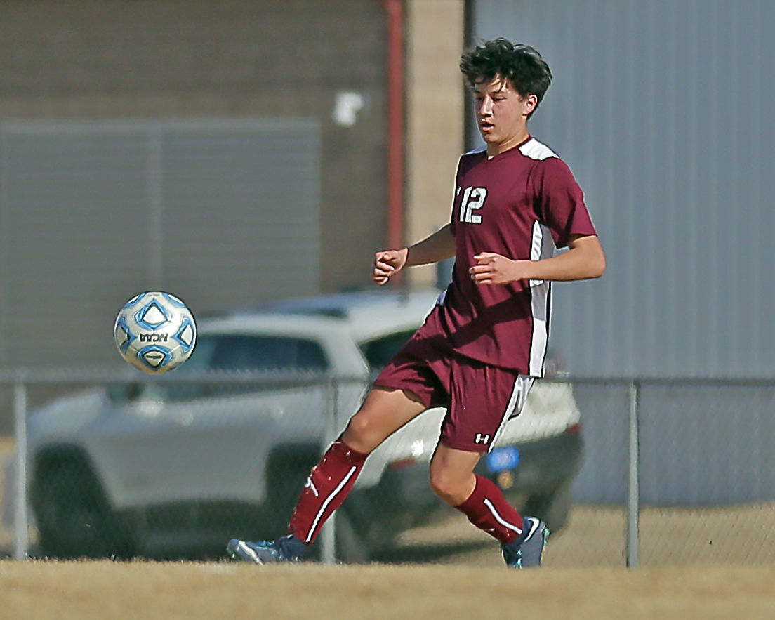 030621-elk-spt-elko-boys-soccer-austin-weight.jpg